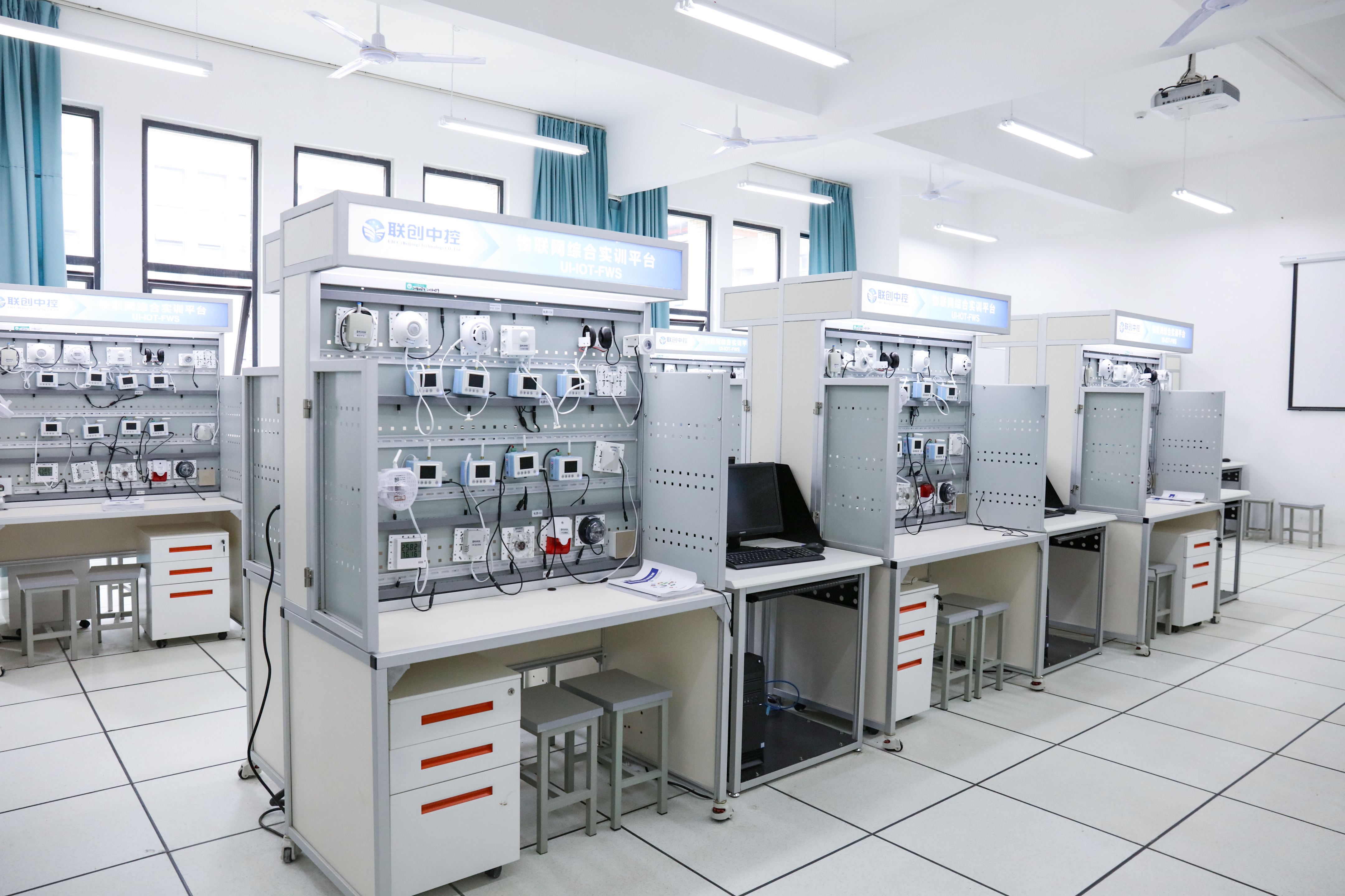 潔凈室技術(shù)在大學(xué)電子工程專業(yè)的實驗室應(yīng)用  CEIDI西遞